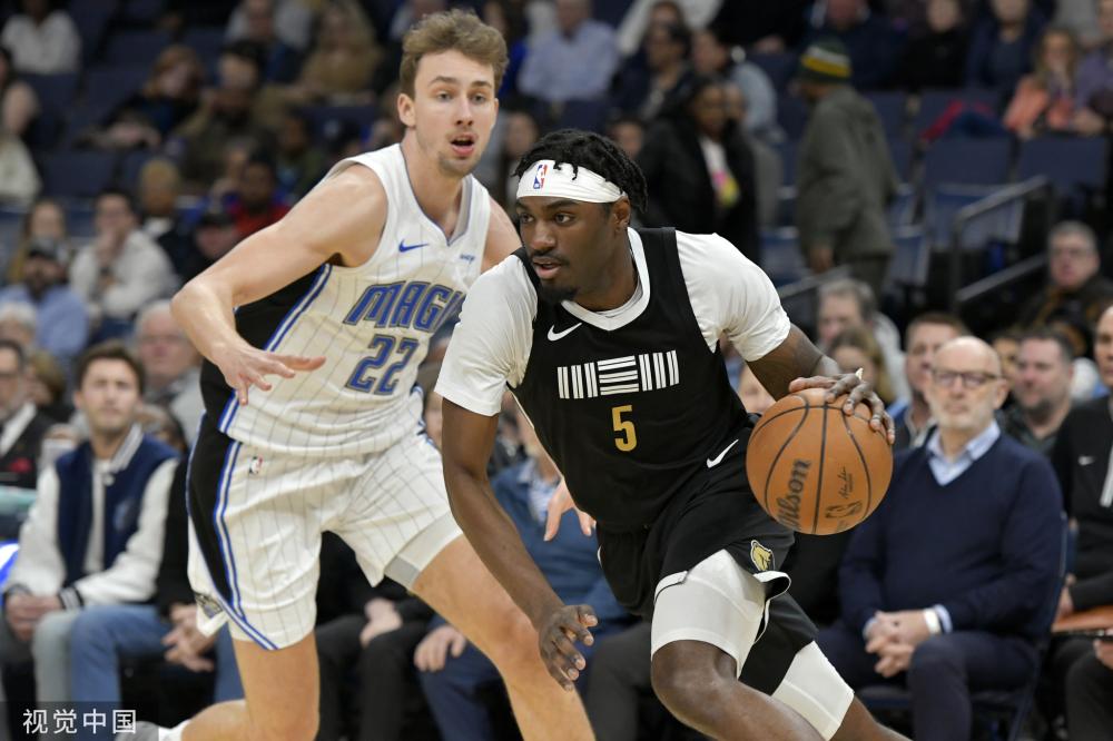 有力的发球 有力的发球